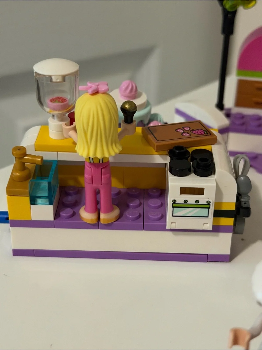 Lego Friends Pink baking competition Lego set